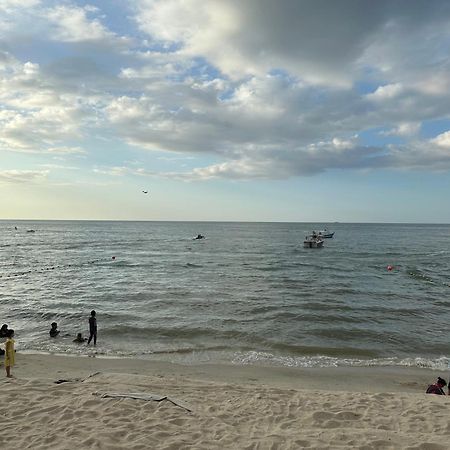 Beach Resort Home Stay Sri Sayang Apartment Batu Ferringhi 2Bedroom المظهر الخارجي الصورة