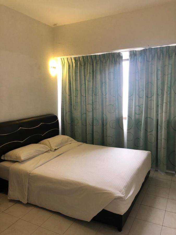 Beach Resort Home Stay Sri Sayang Apartment Batu Ferringhi 2Bedroom المظهر الخارجي الصورة