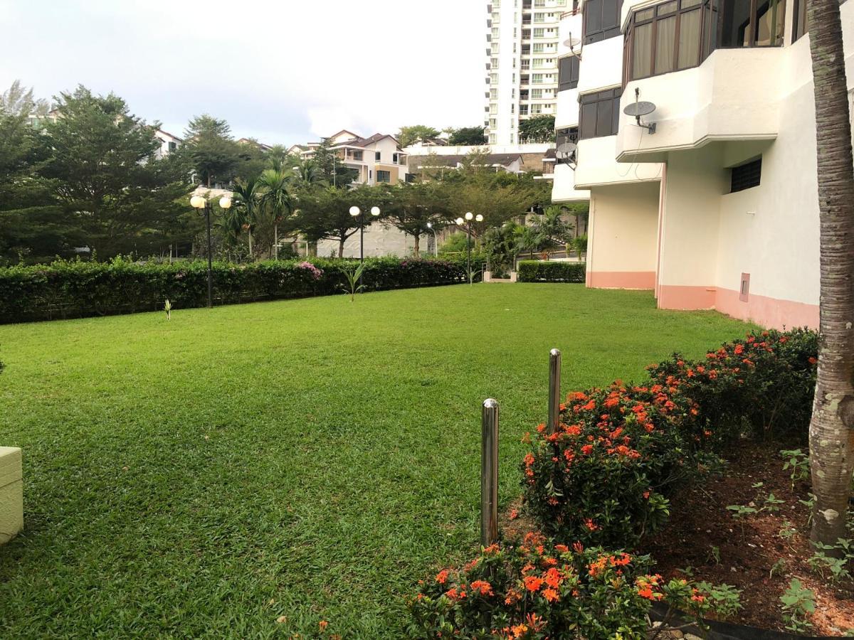 Beach Resort Home Stay Sri Sayang Apartment Batu Ferringhi 2Bedroom المظهر الخارجي الصورة