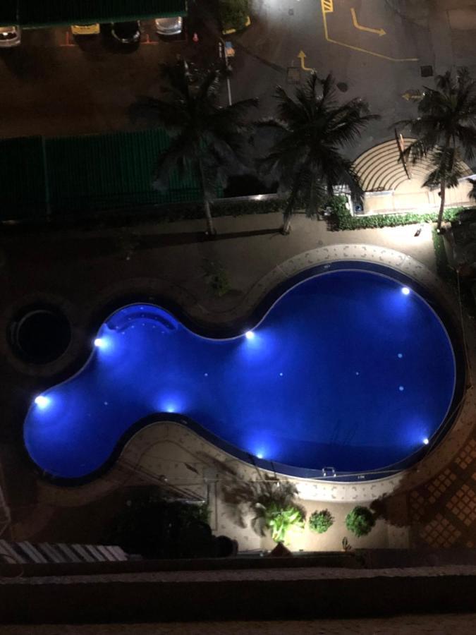 Beach Resort Home Stay Sri Sayang Apartment Batu Ferringhi 2Bedroom المظهر الخارجي الصورة