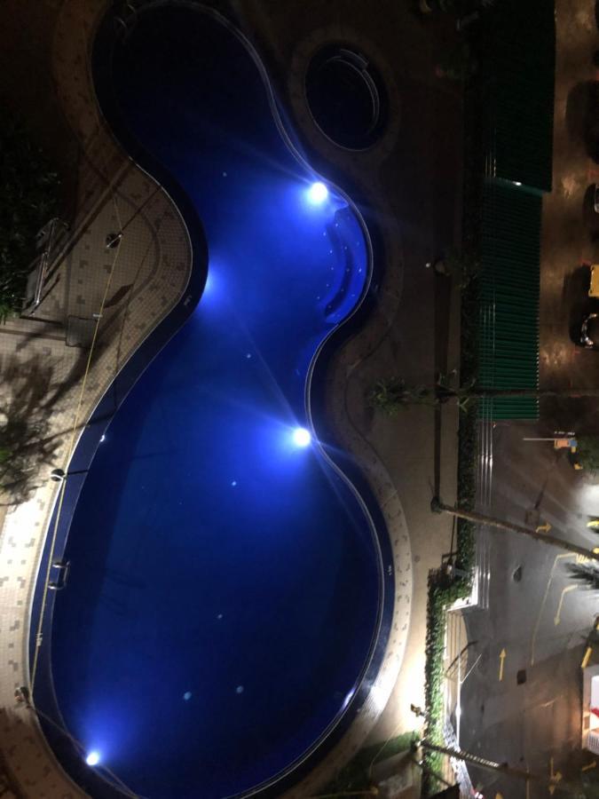Beach Resort Home Stay Sri Sayang Apartment Batu Ferringhi 2Bedroom المظهر الخارجي الصورة